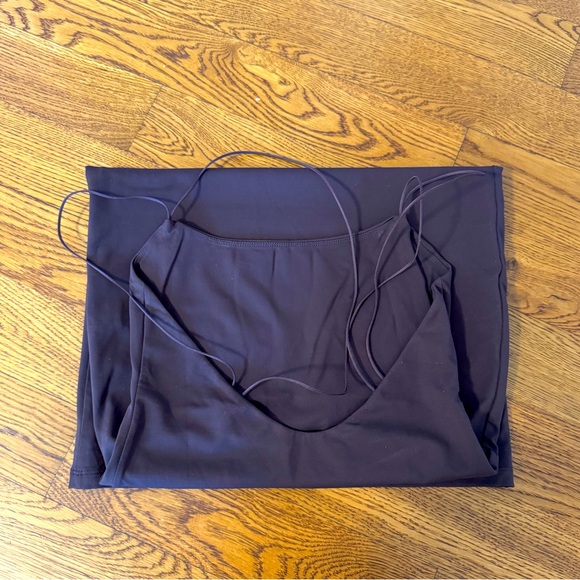 Aritzia contour scoopback dresses - Picture 6 of 9